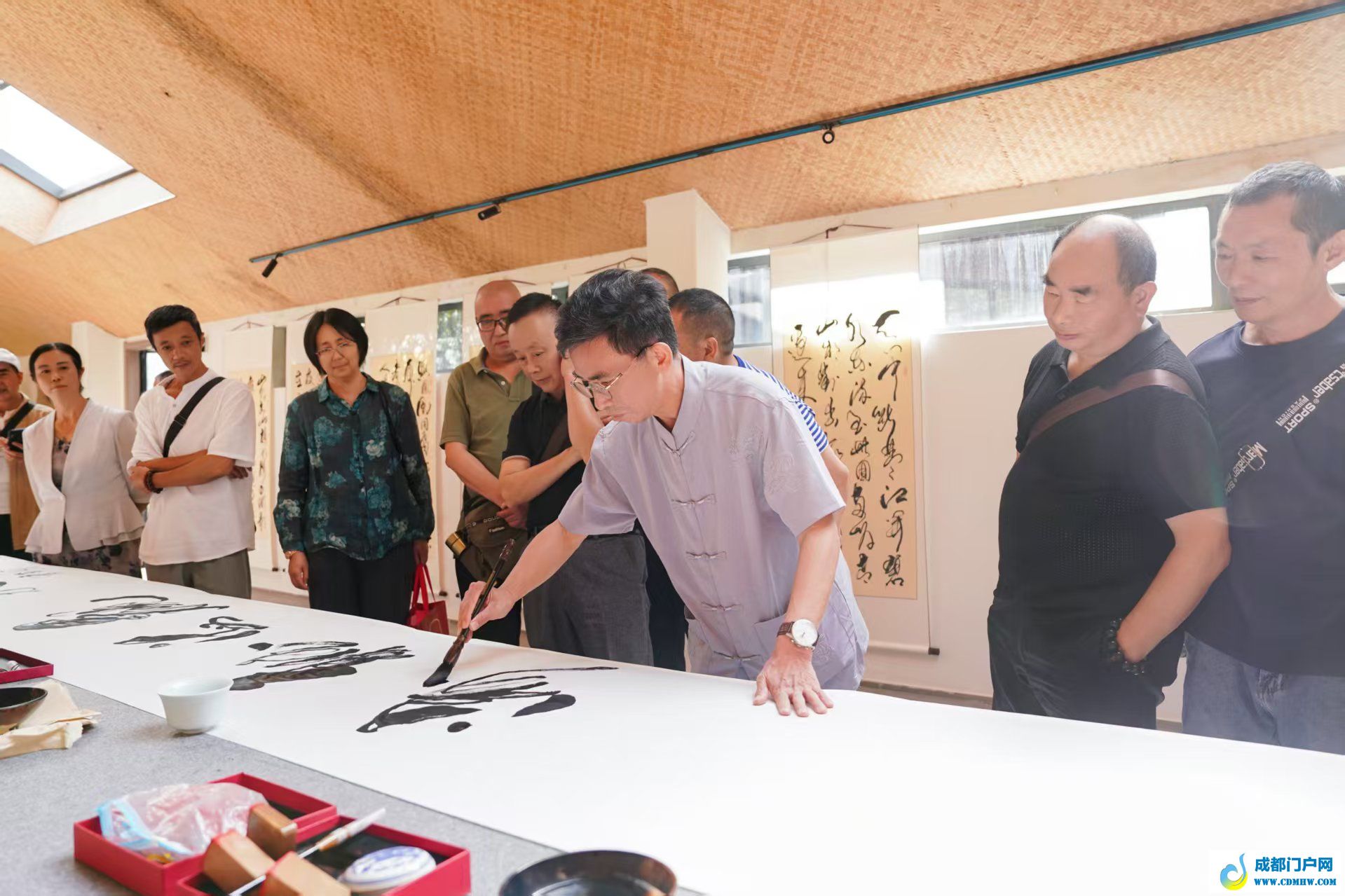 “墨绘山河·家国同庆”大雨村迎国庆暨梅廷虎书法作品展成功举办
